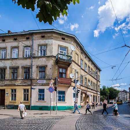 1 Bedroom Apartment Near Elizabeth'S The Cathedral Lviv Exterior foto