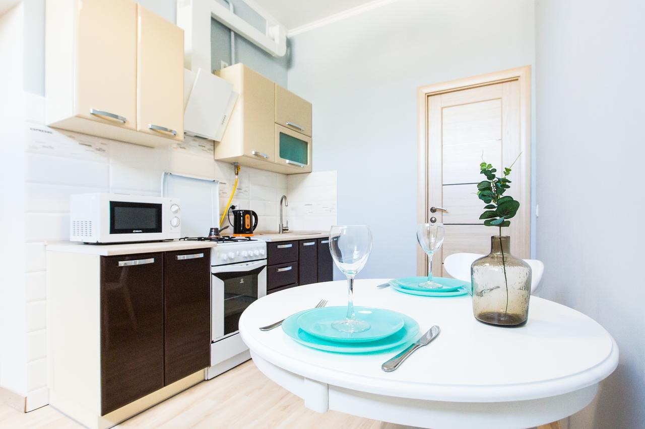 1 Bedroom Apartment Near Elizabeth'S The Cathedral Lviv Exterior foto