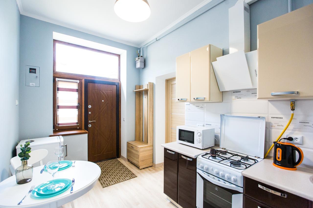 1 Bedroom Apartment Near Elizabeth'S The Cathedral Lviv Exterior foto